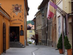 Restaurants und Ausgehen sind preiswert - Rumänien » So hoch sind die Lebenshaltungskosten